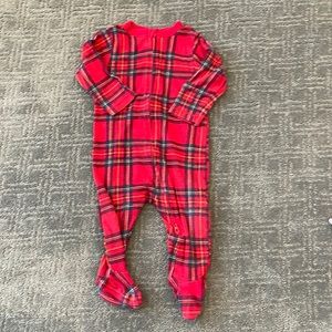 Old Navy holiday red plaid baby pajamas 6-9 mo